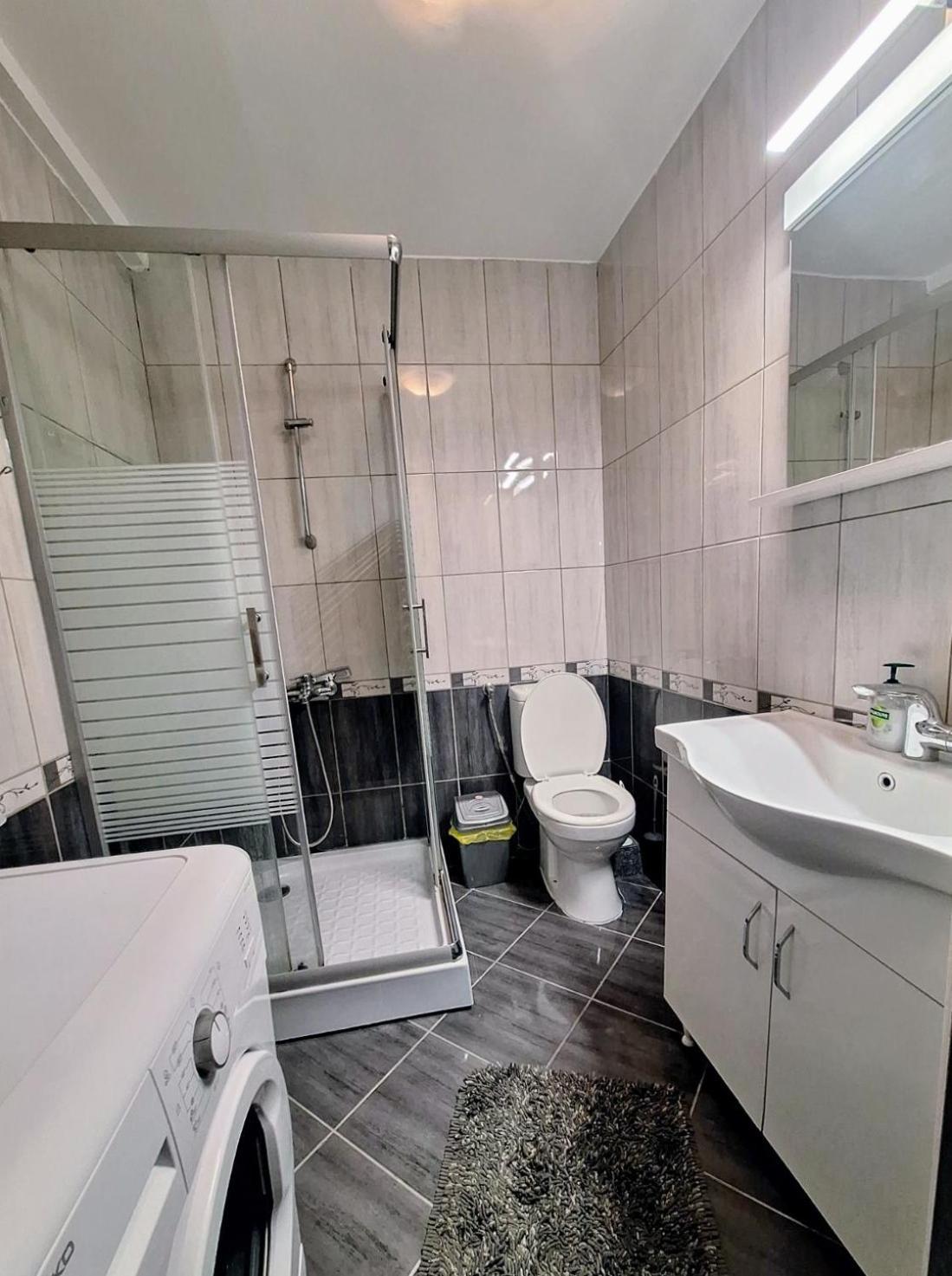 Skopje City Centar Apartment Near Marriott Esterno foto